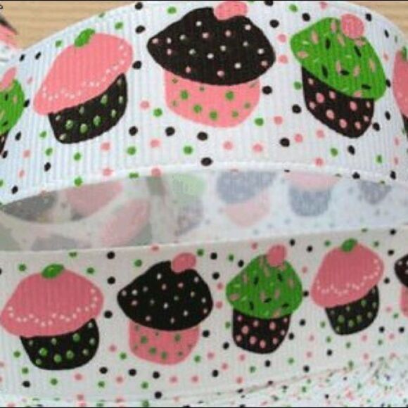 Grosgrain Ribbon 7/8” 5 yards 5/$20 cupcakes lime - Picture 1 of 3
